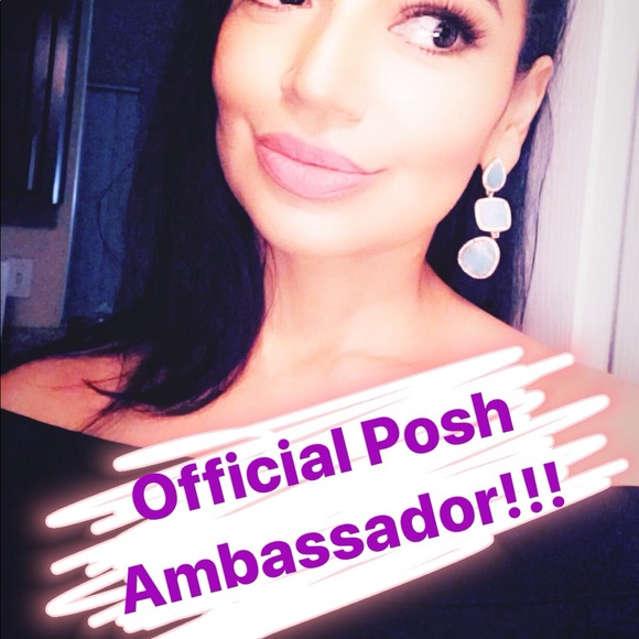 🐝Posh Ambassador!!! Dulce Instagram: @dulcebee_🐝 - Picture 2 of 2